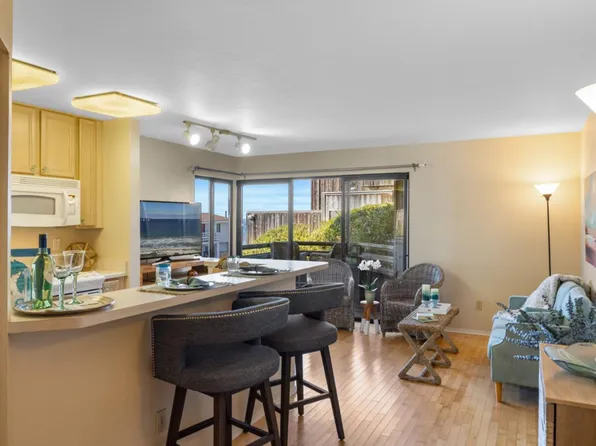 125 Surf Way APT 343, Monterey, CA 93940