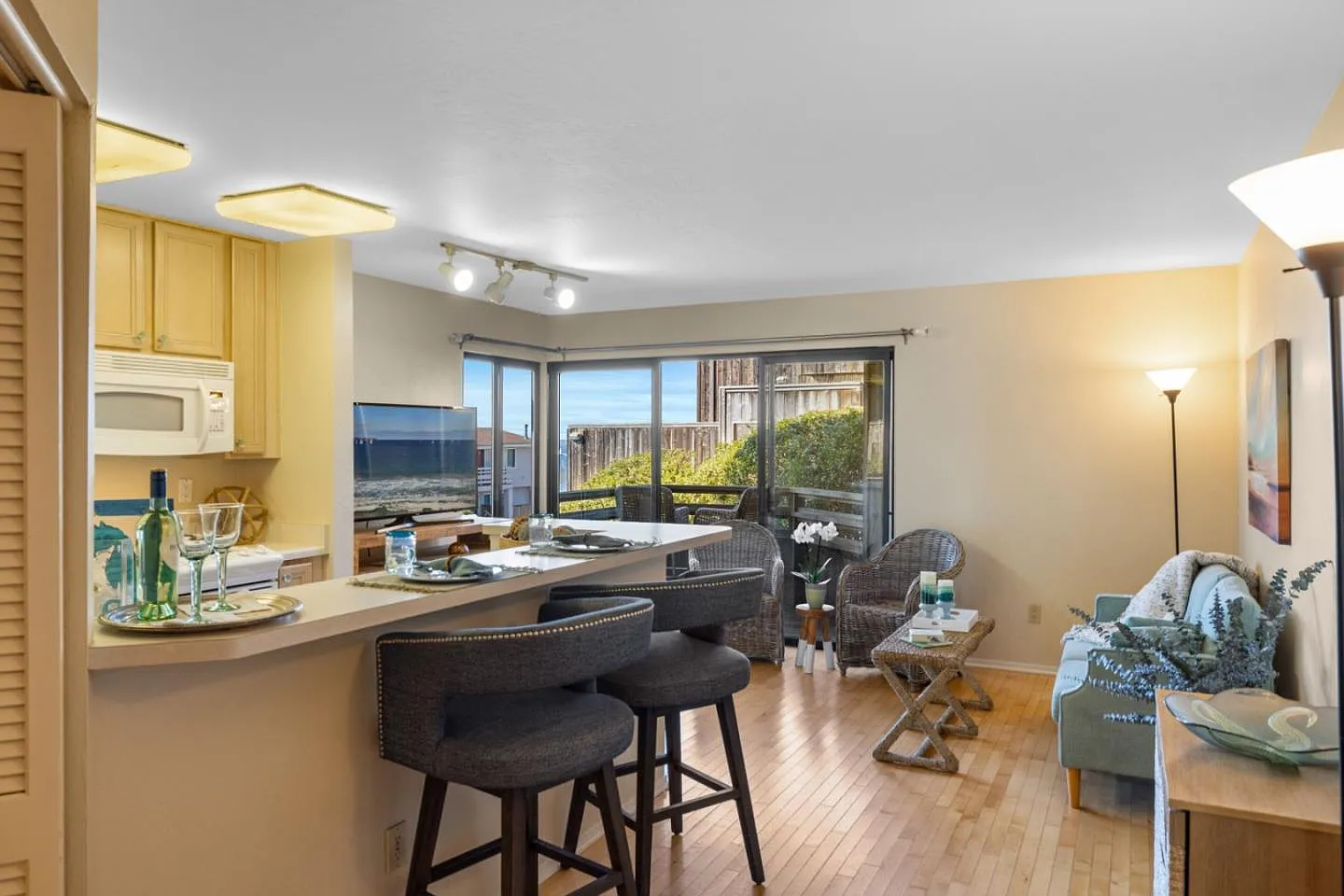 125 Surf Way APT 343 photo 1