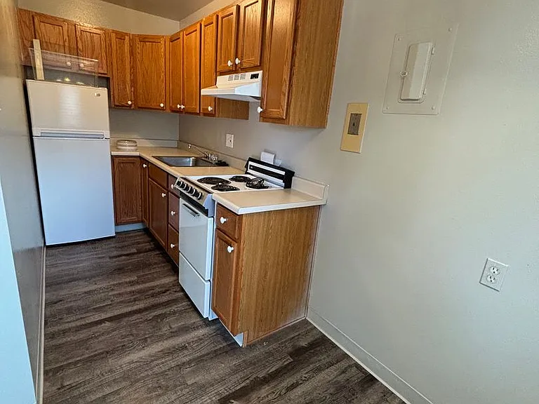 Taylor St Apartment — Photo 46