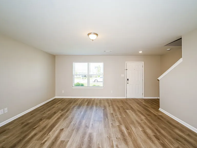 3735 Burdette Way — Photo 5