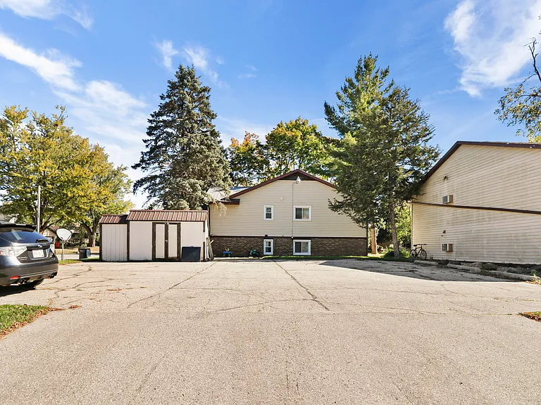 114 W Grant St #2 — Photo 30