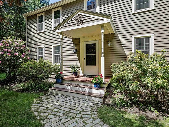 3rd image of 17 Candlewood Drive