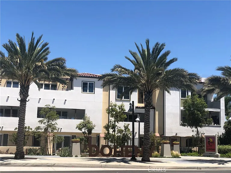 3319 Doheny Way — Photo 60