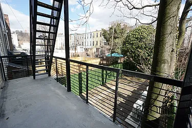 Rented by Rennit Inc.