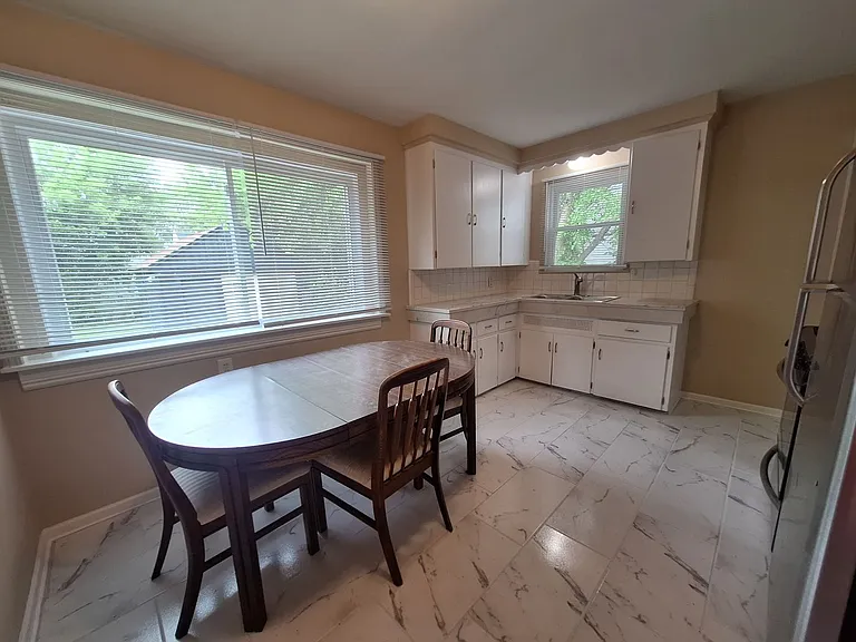 20293 Washtenaw St — Photo 7