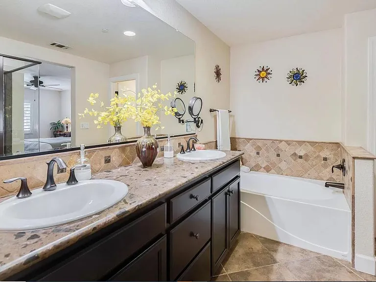 202 Cezanne Ln #202 — Photo 5
