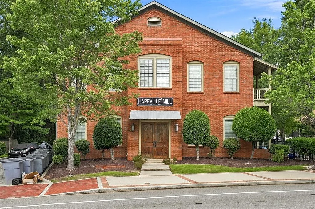 2 bed, 2.5 bath, 1368 sqft, $2,295 — Photo 1