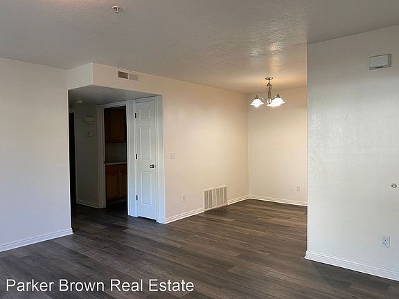 2nd image of 1420 Westbury Way
