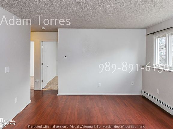 05Living Room-1055-SMALL