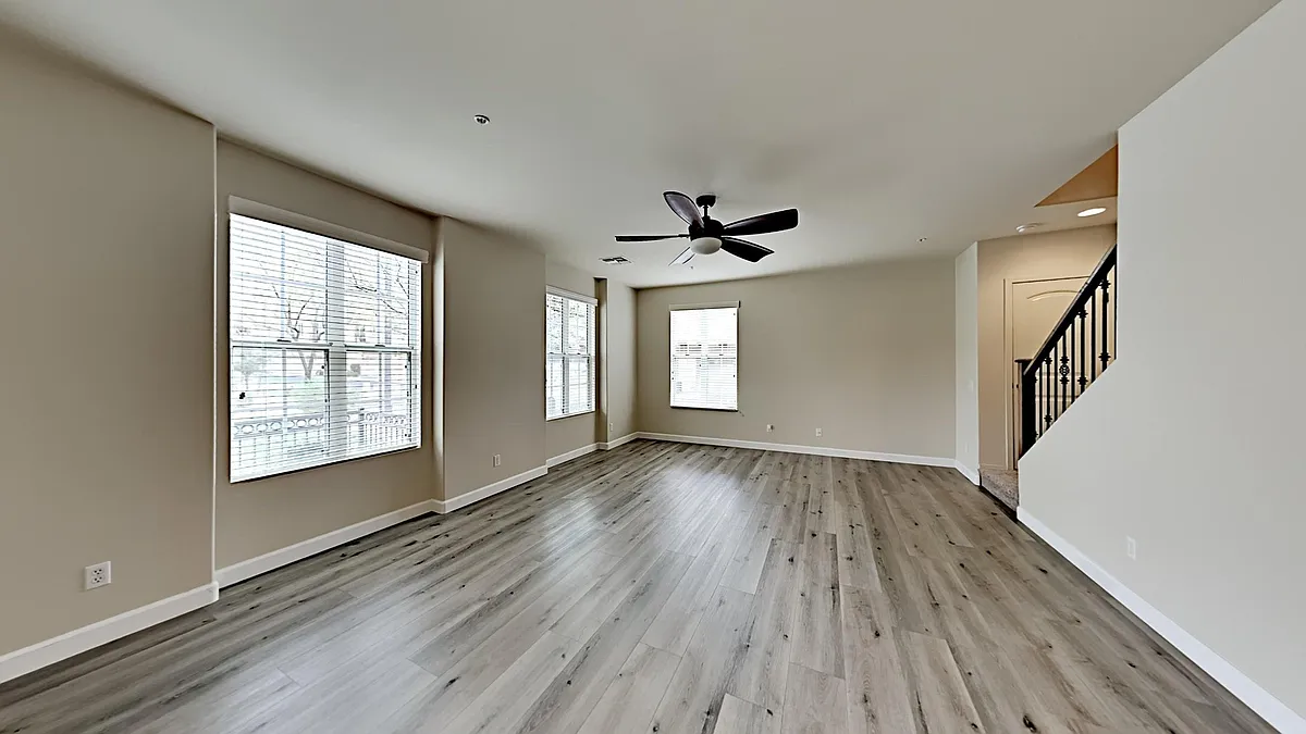 Building Photo - 4703 E Waterman St #102
