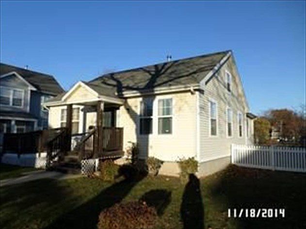 2nd image of 293 Ashmun St