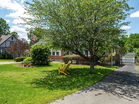 2nd image of 106 Fairway Dr