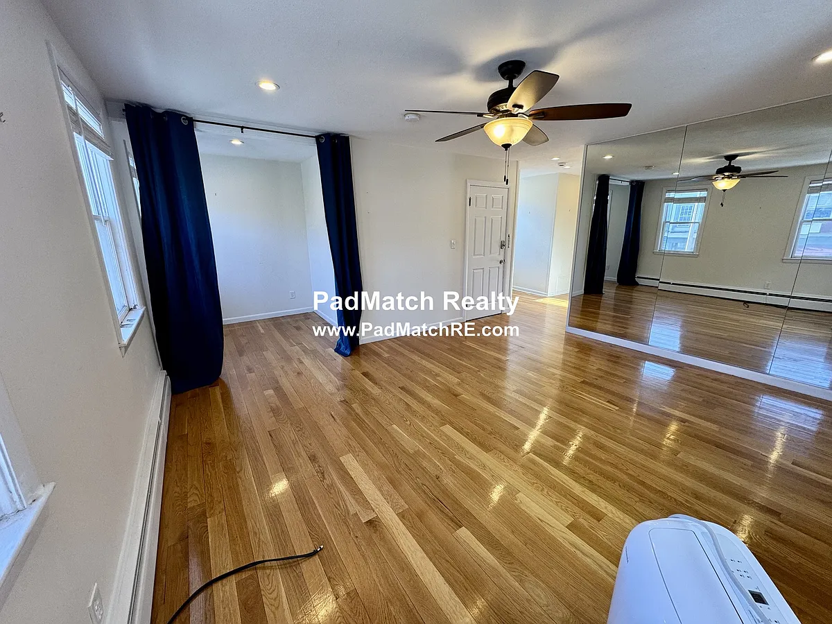Building Photo - 49 Boylston St #2