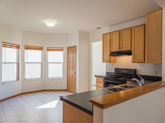 4th image of 7226 Hillmont Dr