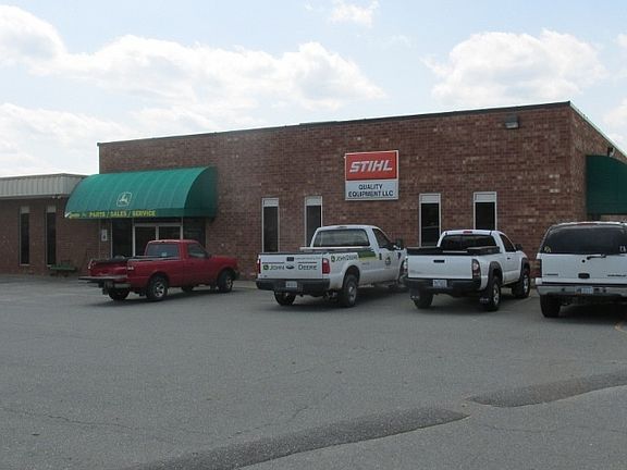 3rd image of 2115 Stanley Dr