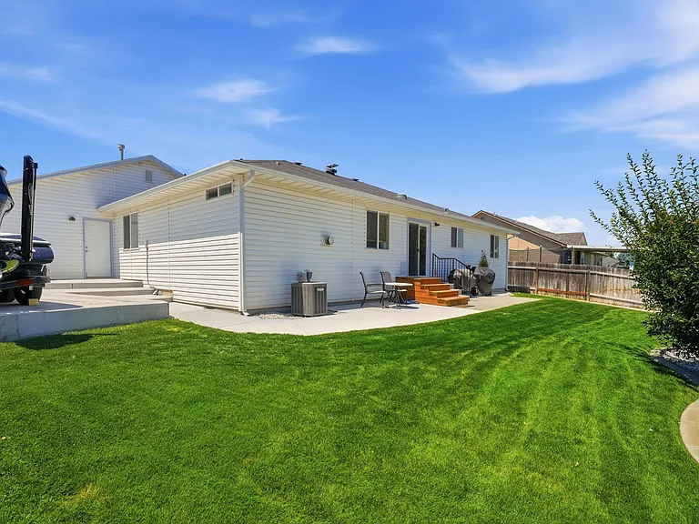 514 W Palmer Dr — Photo 29