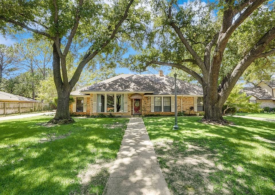 1st image of 466 Frankie Ln