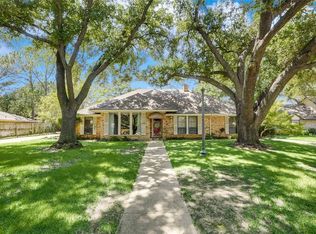 466 Frankie Ln, Lewisville, TX 75057