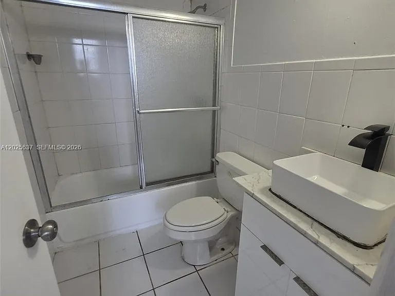 5050 NW 7th St #610 — Photo 19