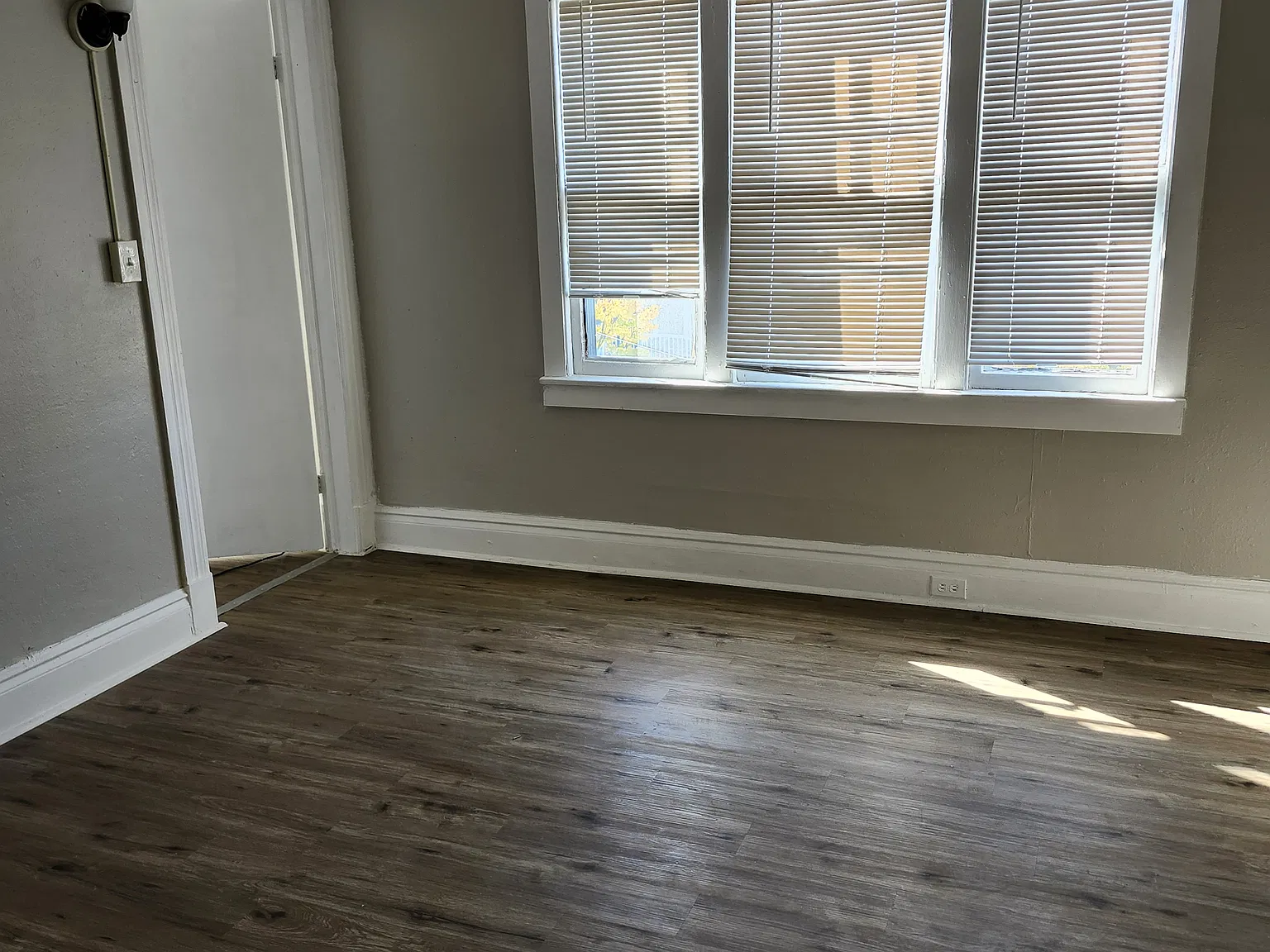 2 bed, 968 sqft, $1,100 — Photo 1