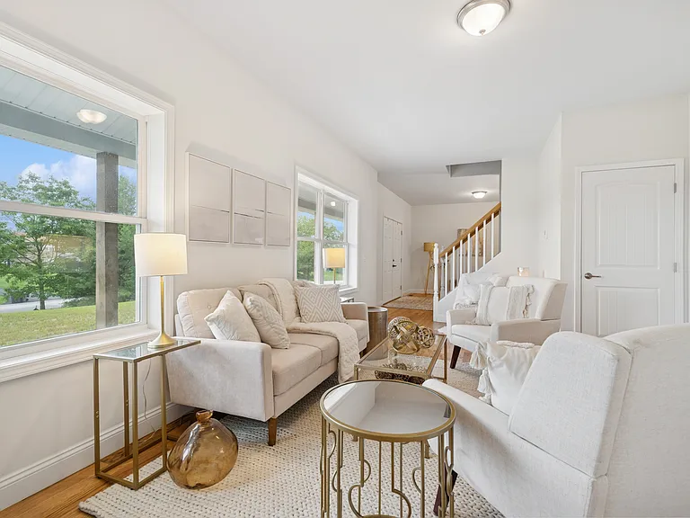 4 Sterling Dr — Photo 15