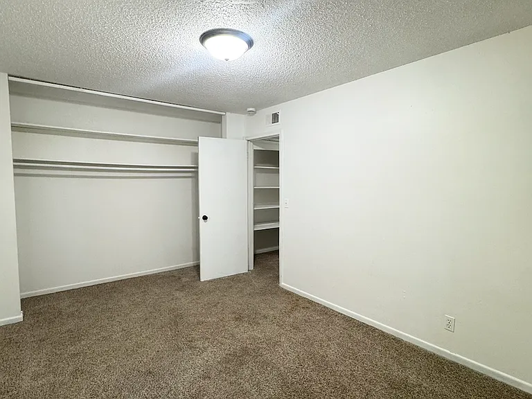 4918 Ames Ave — Photo 7