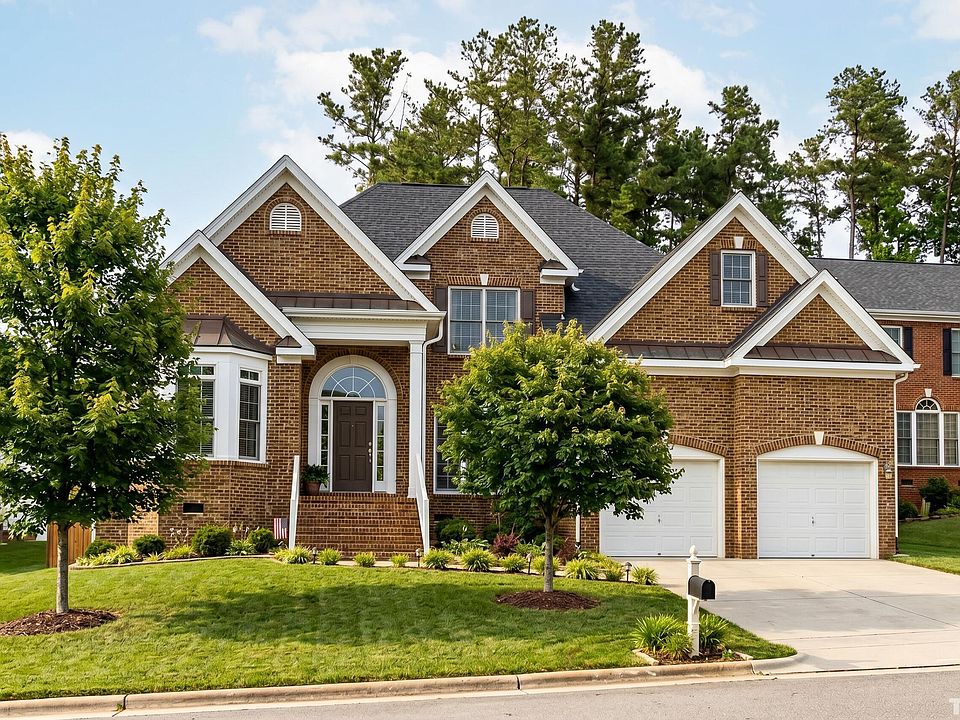 1st image of 608 Oxboro Cir