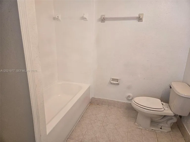 2755 SE 16th Ave #103 — Photo 3