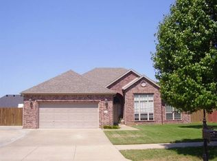 4810 W New Bridge Rd, Fayetteville, AR 72704