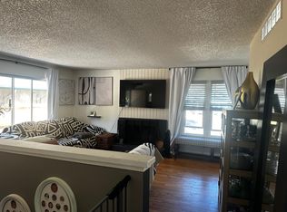 8707 E Roundtree Ave, Greenwood Village, CO 80111
