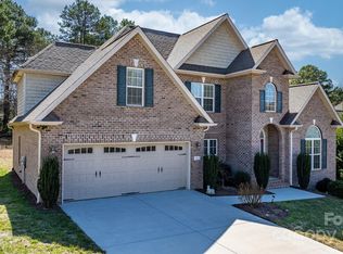 3815 10th St NE, Hickory, NC 28601