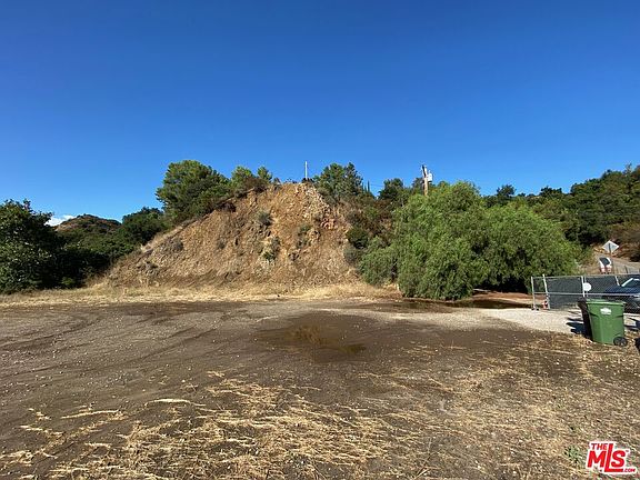 3rd image of 2034 N Topanga Canyon Blvd