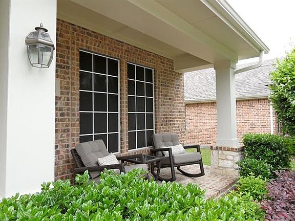 4th image of 1405 Chimney Rock Dr