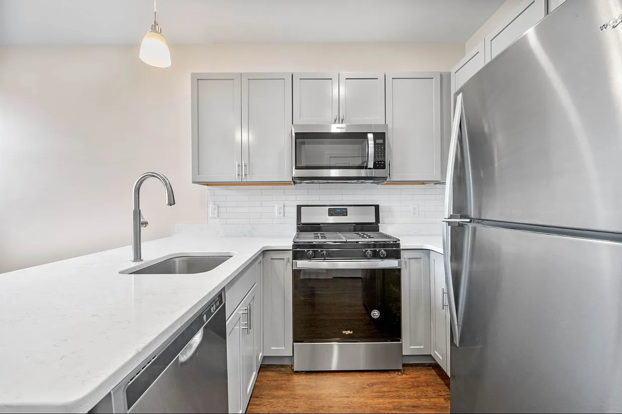 1 bed, 533 sqft, $1,975 — Photo 1