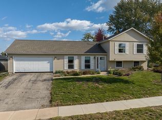 1461 38th Street Pl, Marion, IA 52302