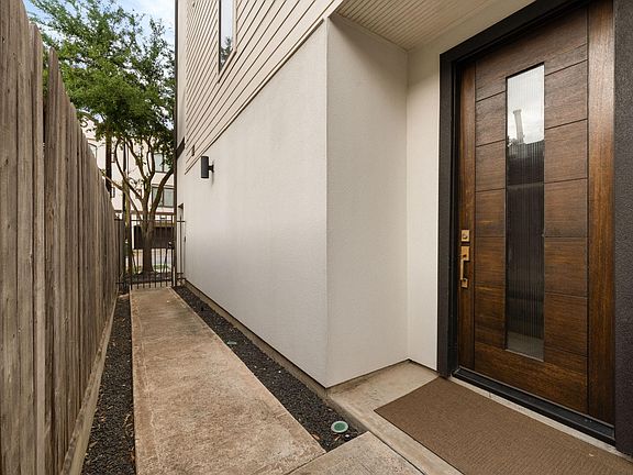 4th image of 5733 Darling St