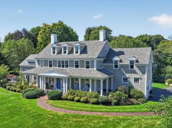 35 Old Shipyard Ln, Hanover, MA 02339