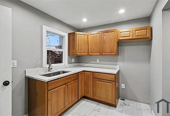 4th image of 20255 Norwood St