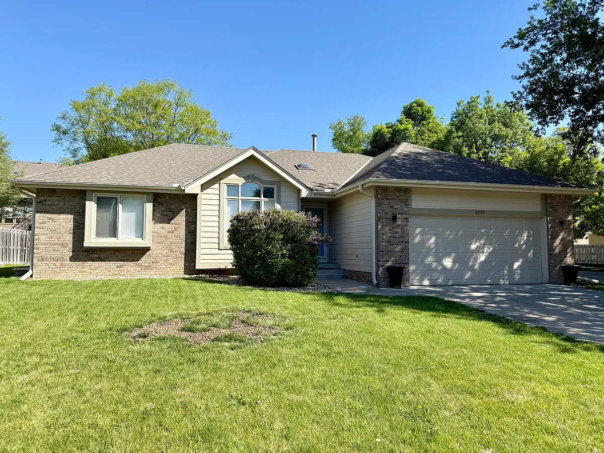 Building Photo - 2902 Blackhawk Dr