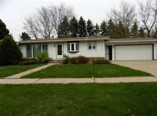 1829 9th St SW, Minot, ND 58701