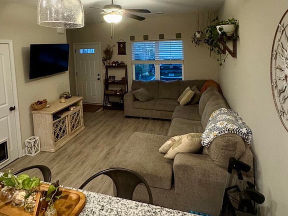 3rd image of 36 Catalina Cir