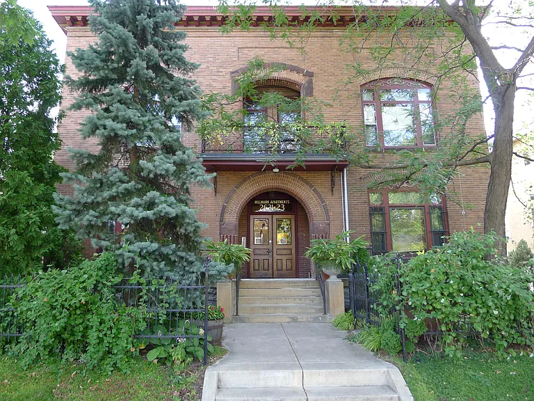 2621 1st Ave S #4 — Photo 2