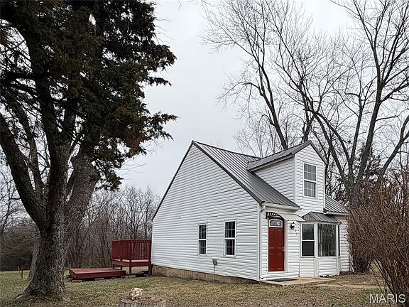 3rd image of 603 W 10th St