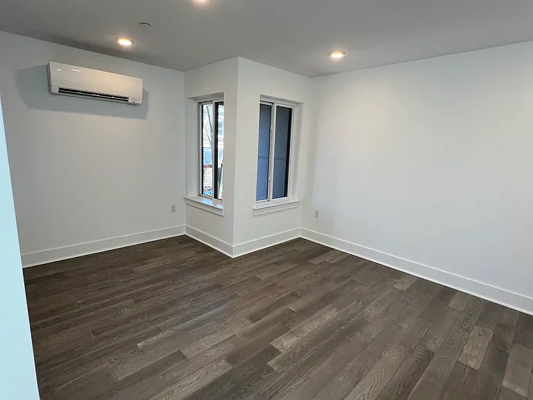 25 Eleanor St #206 — Photo 11