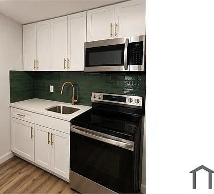 3 bed, 1000 sqft, $2,000 — Photo 2