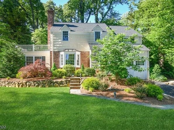 5 Overhill Rd, New Providence Boro, NJ 07901