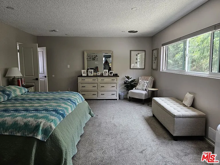 5652 Glenford St — Photo 33