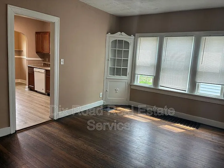 1430 Coventry Rd — Photo 10