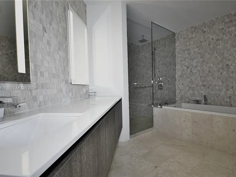 68 SE 6th St #2812 — Photo 5