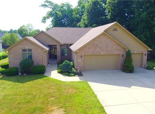 650 S Sawmill Rd, Whiteland, IN 46184